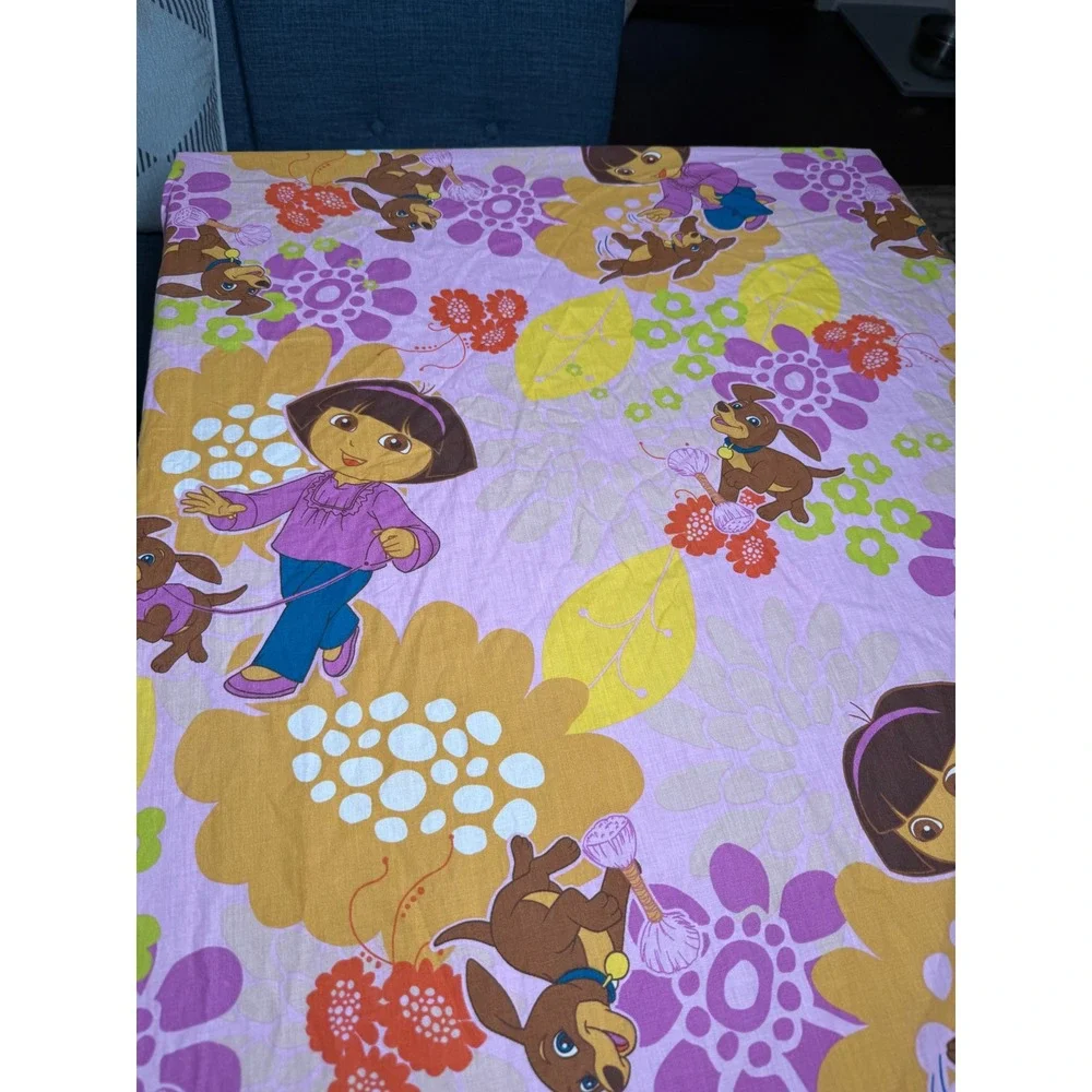 Dora the Explorer Perrito Puppy Toddler Crib Fitted‎ Sheet Pink Purple Floral